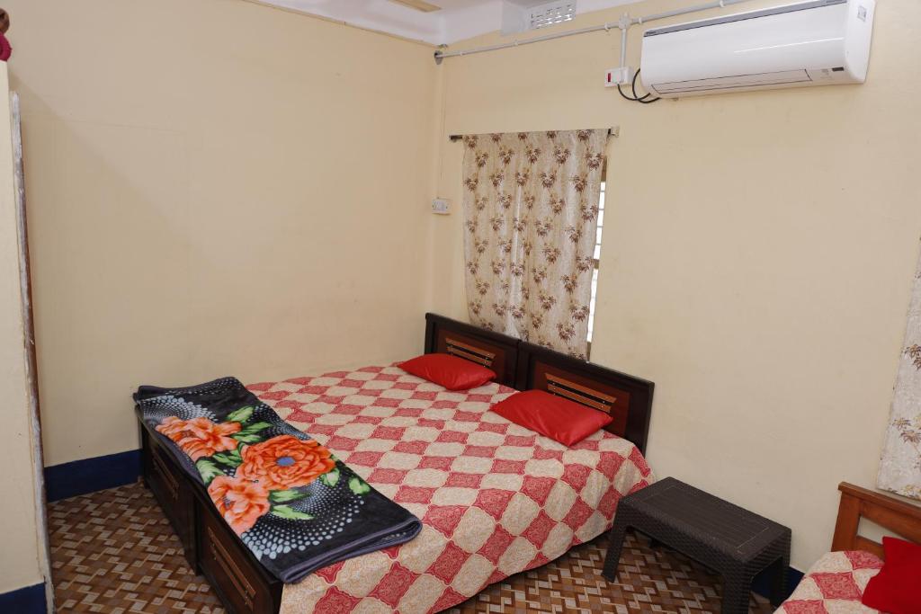 Historic Villa with Lakefront Villa features in Kovalam