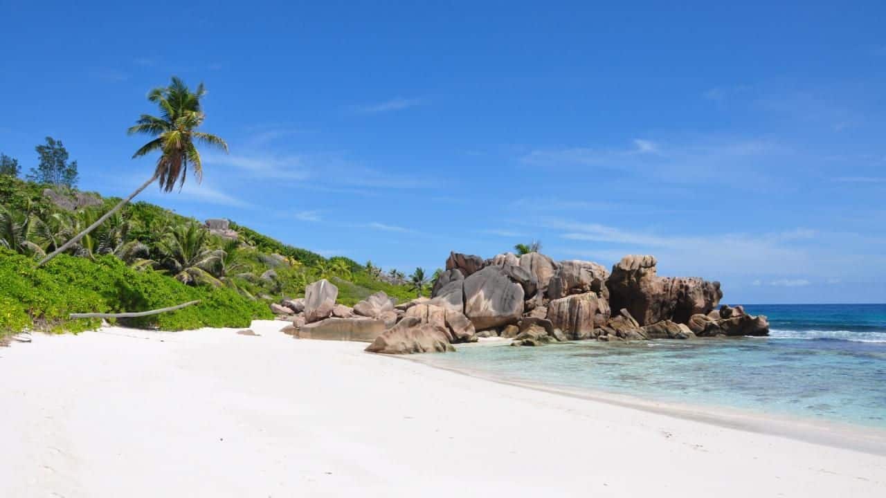 Ocean Cruise with Luxury Cruise features kochi to Thoothukudi